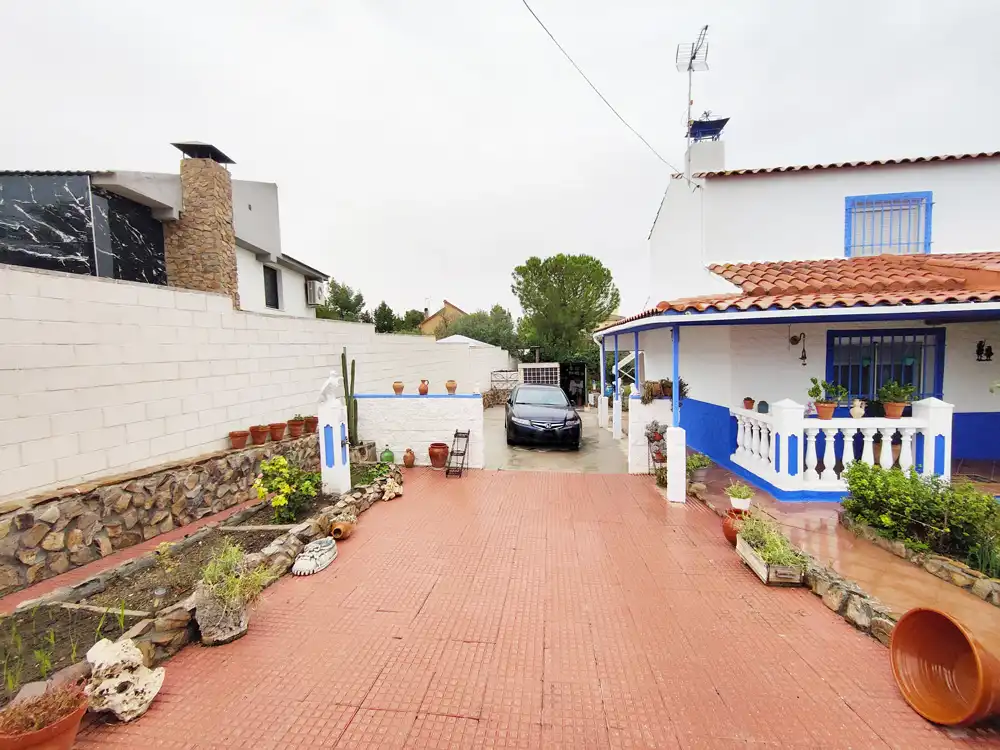 Vista exterior de Casa o chalet en venta en Colmenar de Oreja con Aire acondicionado, Calefacción y Parquet
