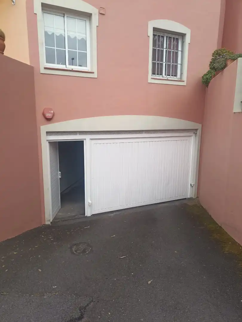 Parkplatz von Maisonette zum Verkauf in Santa Úrsula mit Privatgarten, Möbliert und Ofen