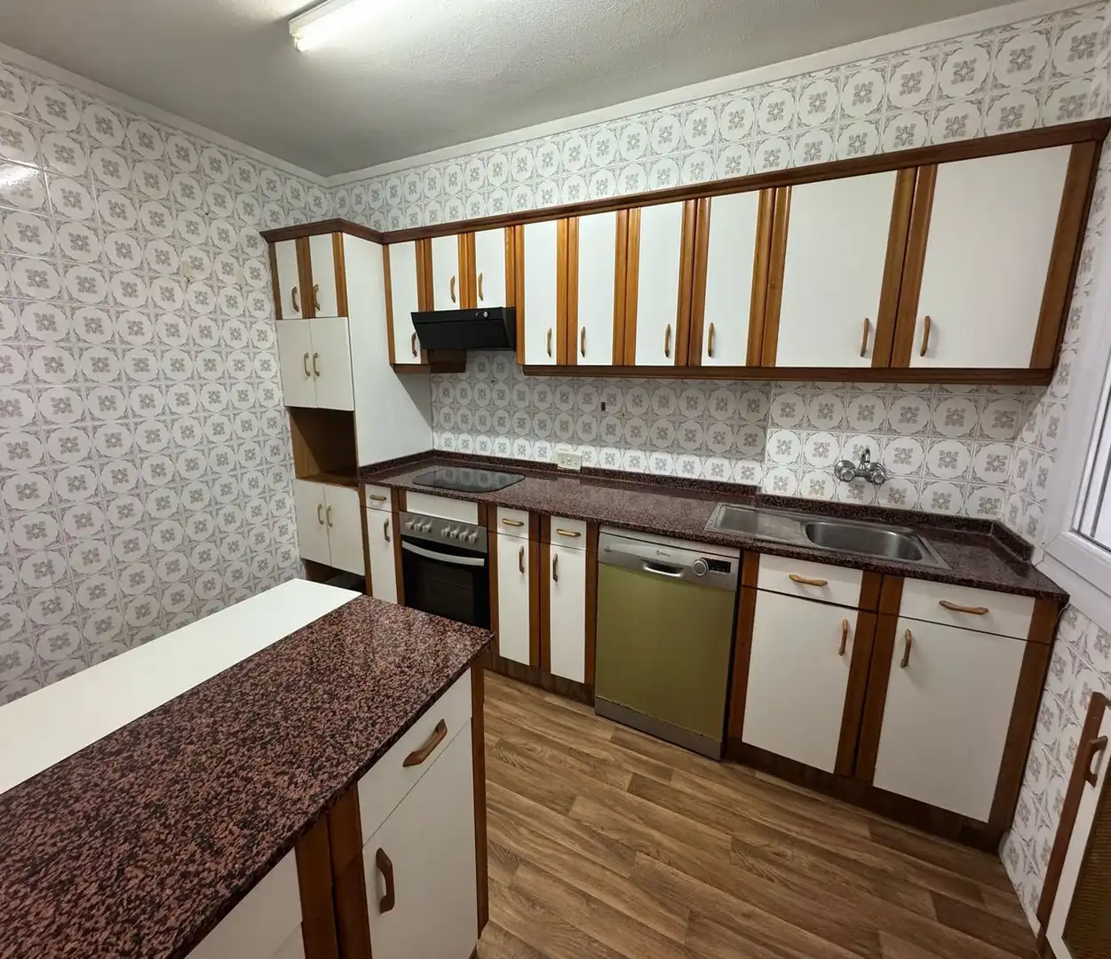 Cocina de Piso en venta en Gijón  con Calefacción y Parquet