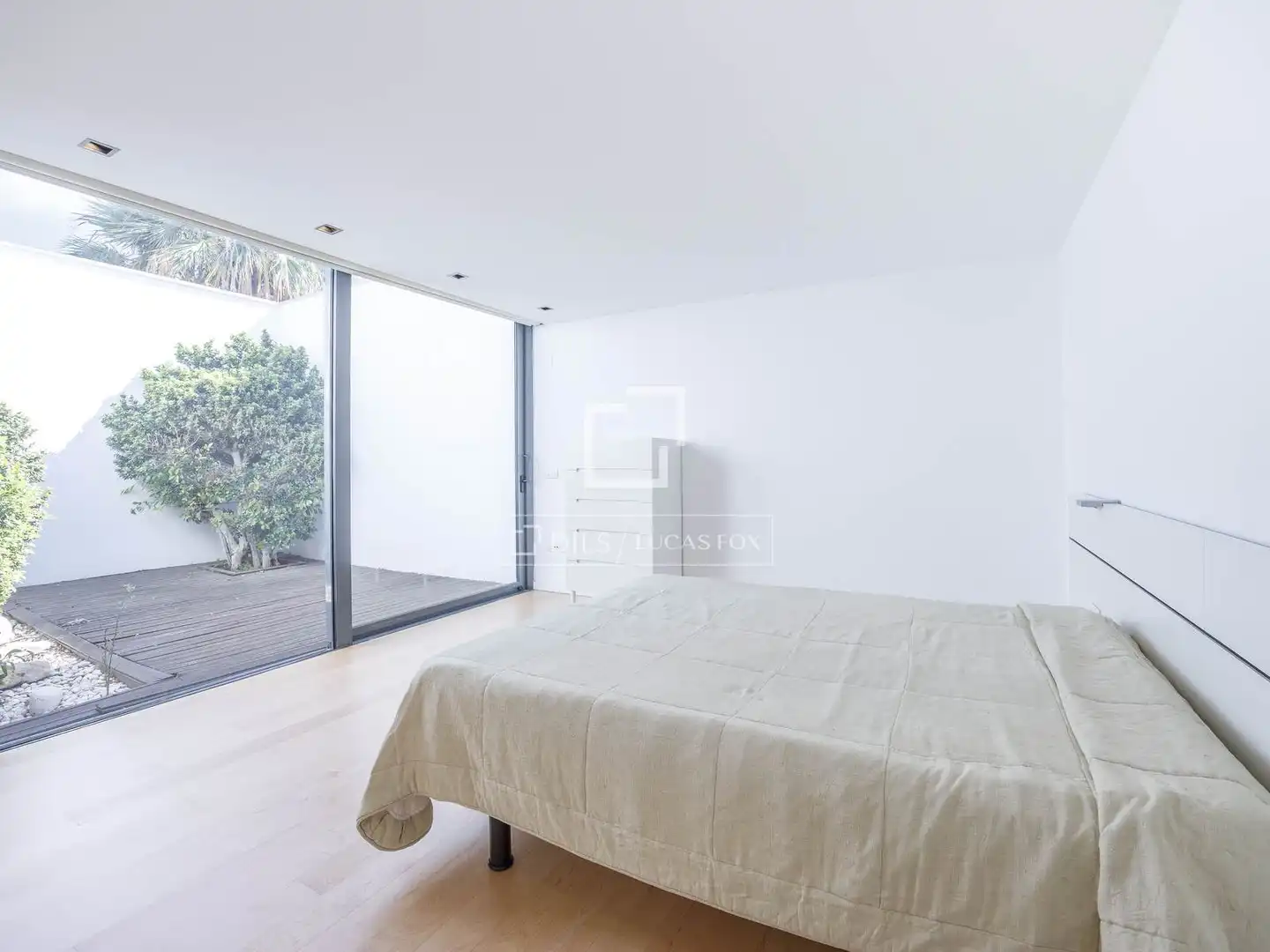 Bedroom of Houses for sale in Sagunto / Sagunt  with Air Conditioner, Parquet flooring and Swimming Pool