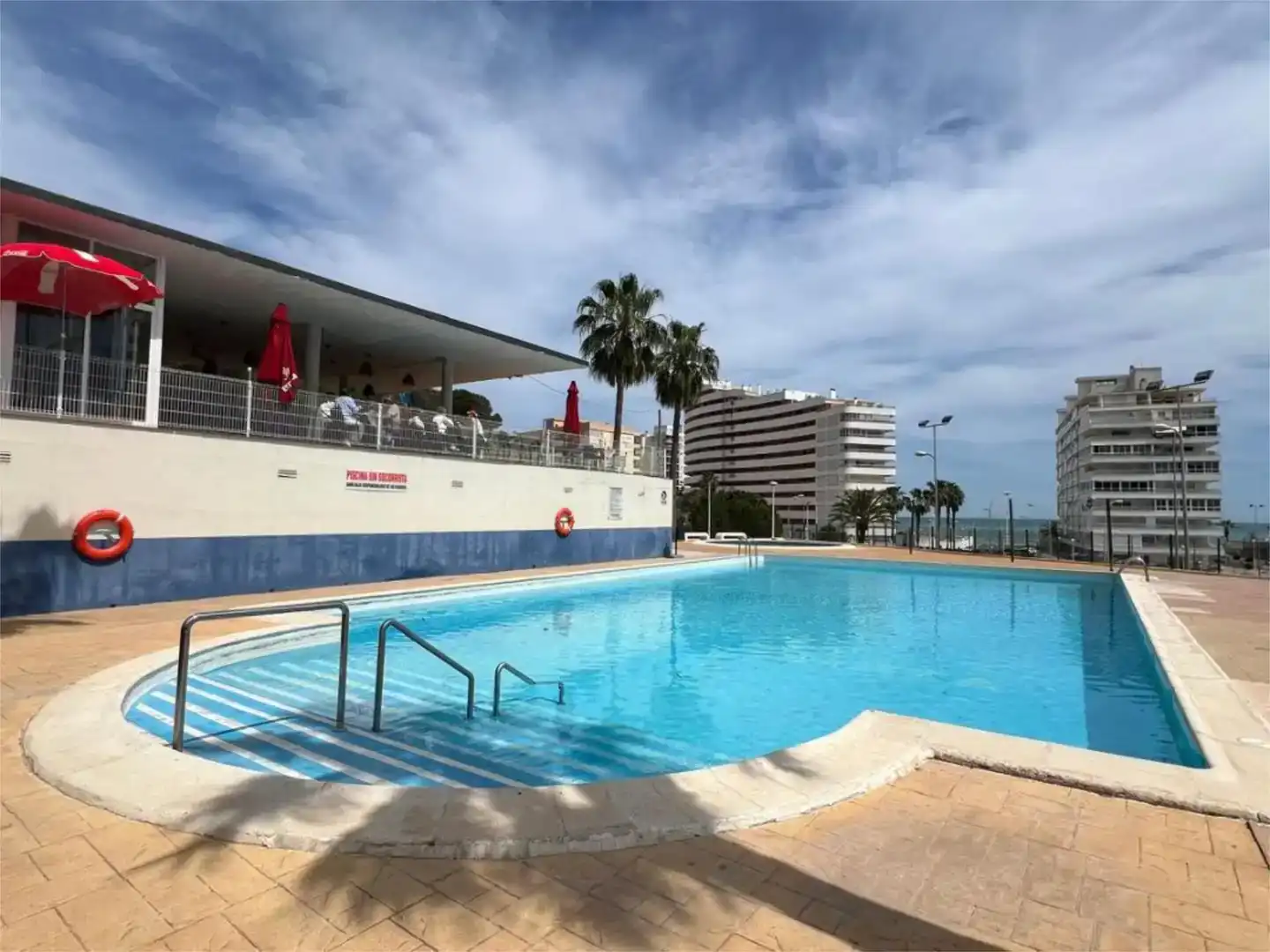 Piscina de Casa adosada en venda en Cullera