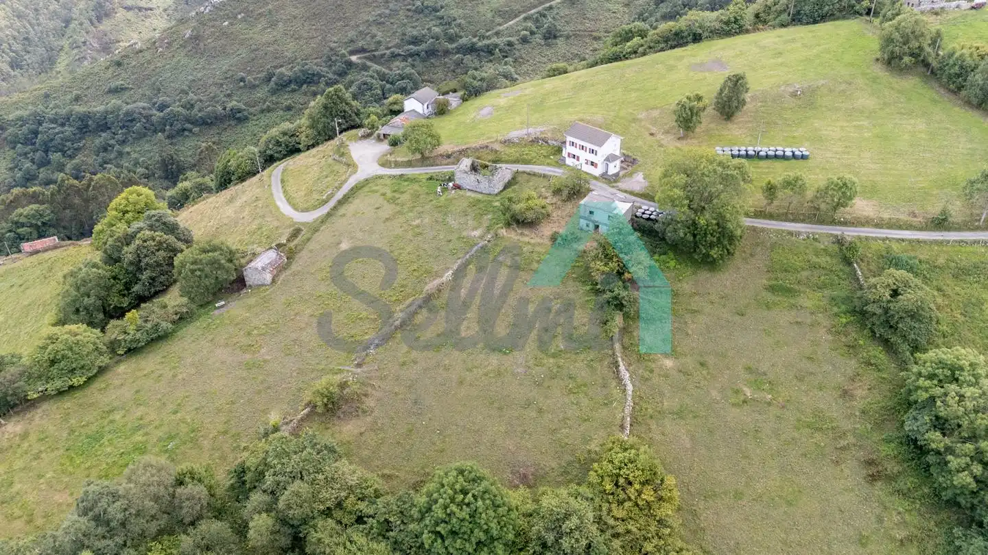 Houses for sale in La Cadorna, Valdés - Luarca