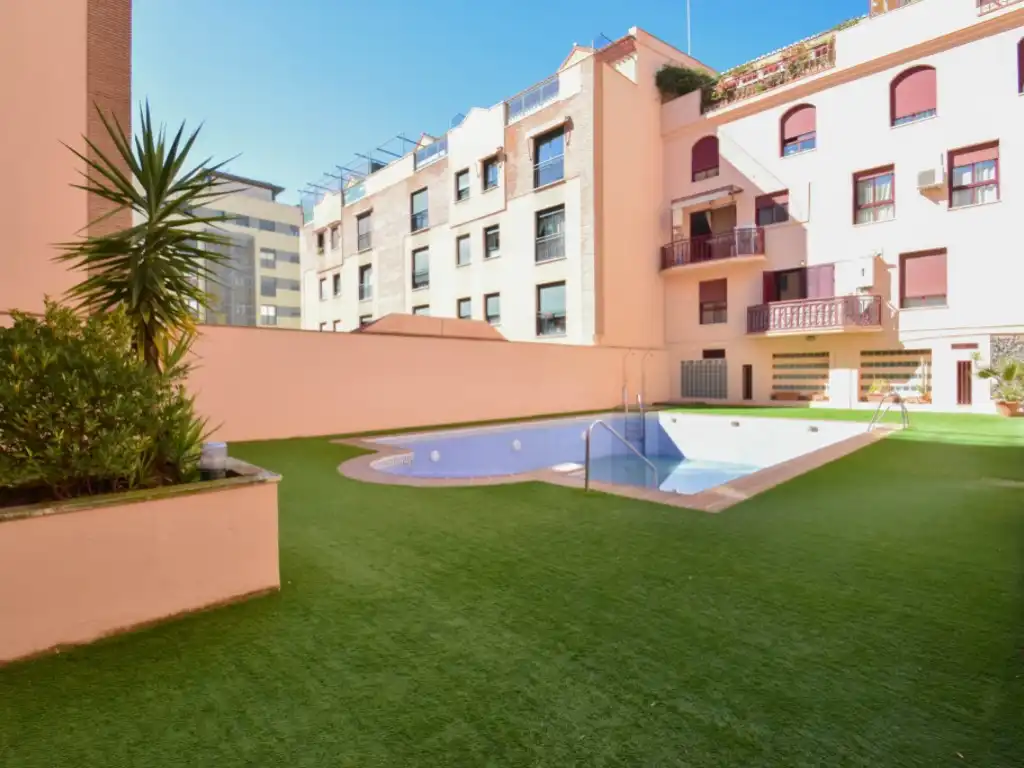 Piscina de Dúplex en venta en Granada con Piscina