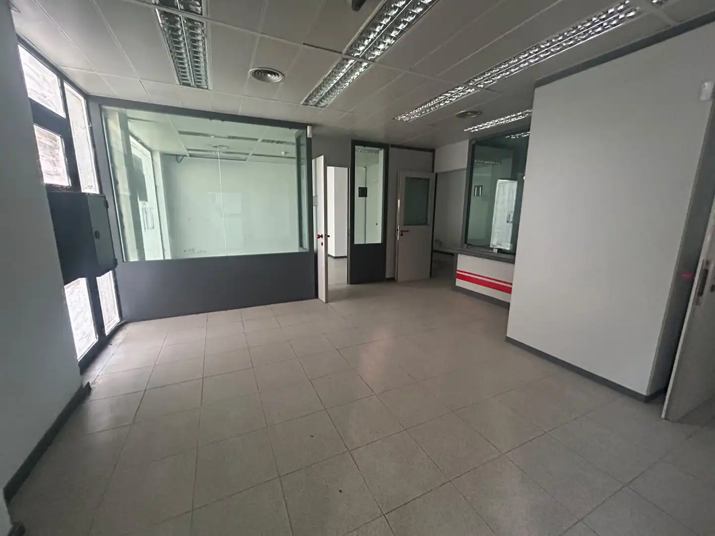 Local comercial en venda a Carrer del Vallespir, imagen 2