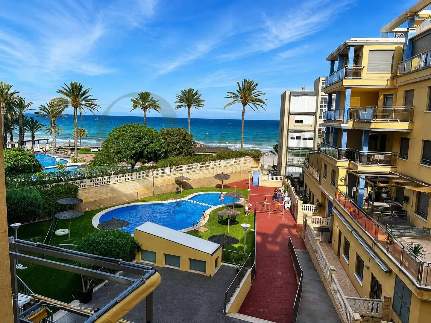 Vista exterior de Piso de alquiler en El Campello con Aire acondicionado, Jardín privado y Terraza