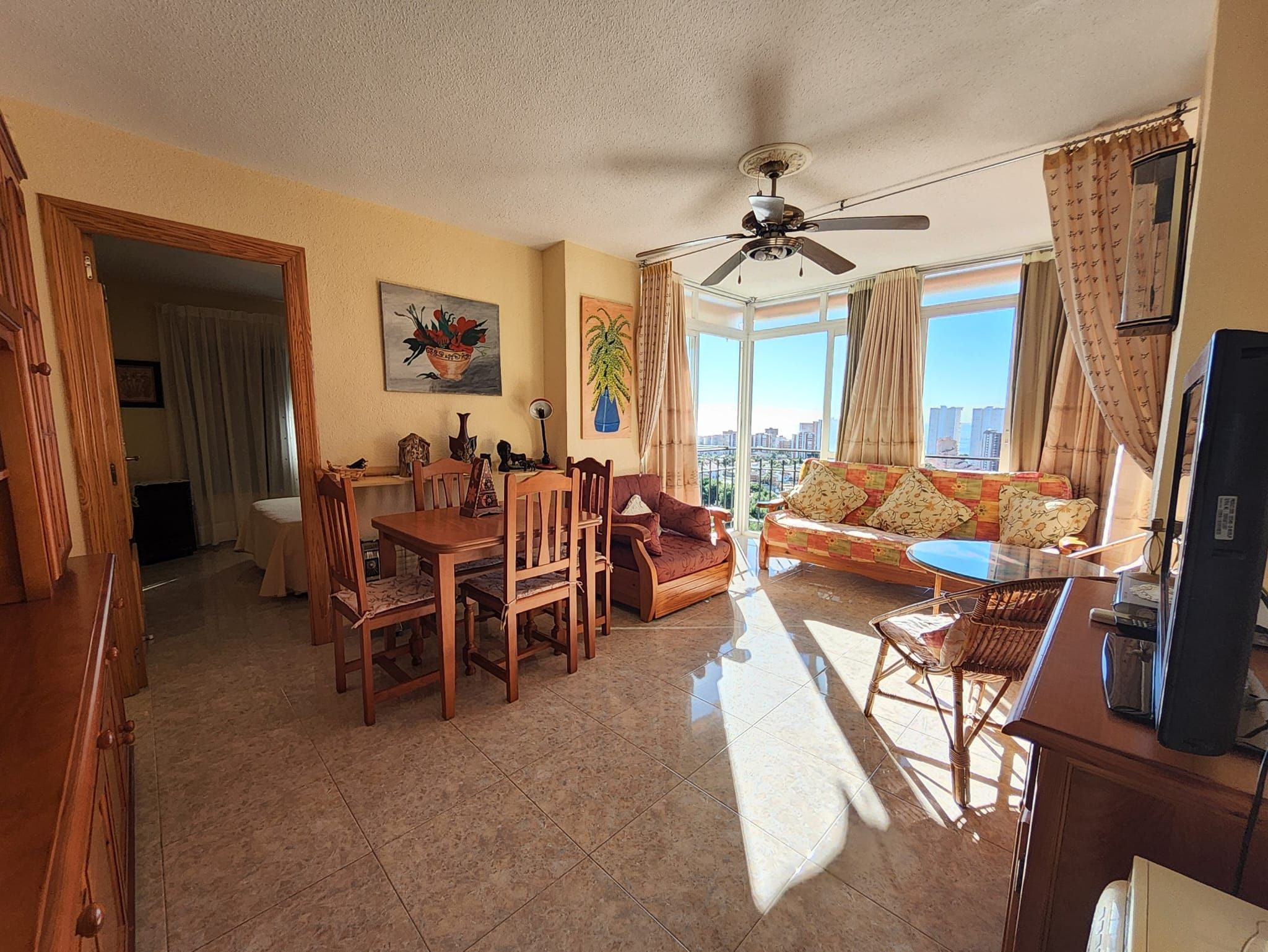 Sala d'estar de Apartament en venda en Benidorm amb Piscina, Moblat i Piscina comunitària