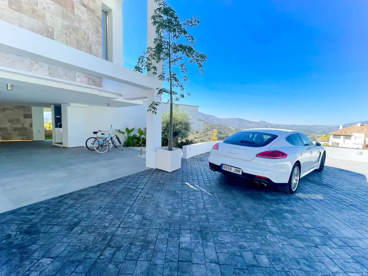 Parking of Houses for sale in Mijas  with Air Conditioner, Private garden and Terrace
