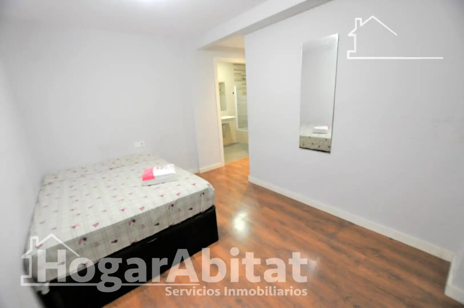 Bedroom of Flat for sale in Valencia  with Air Conditioner, Heating and Parquet flooring