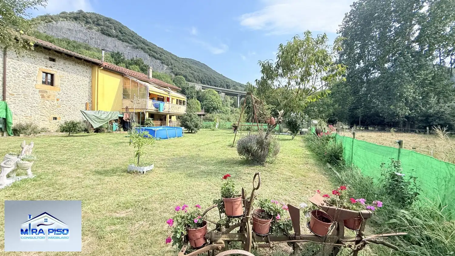 Jardí de Terreny industrial en venda en Liendo