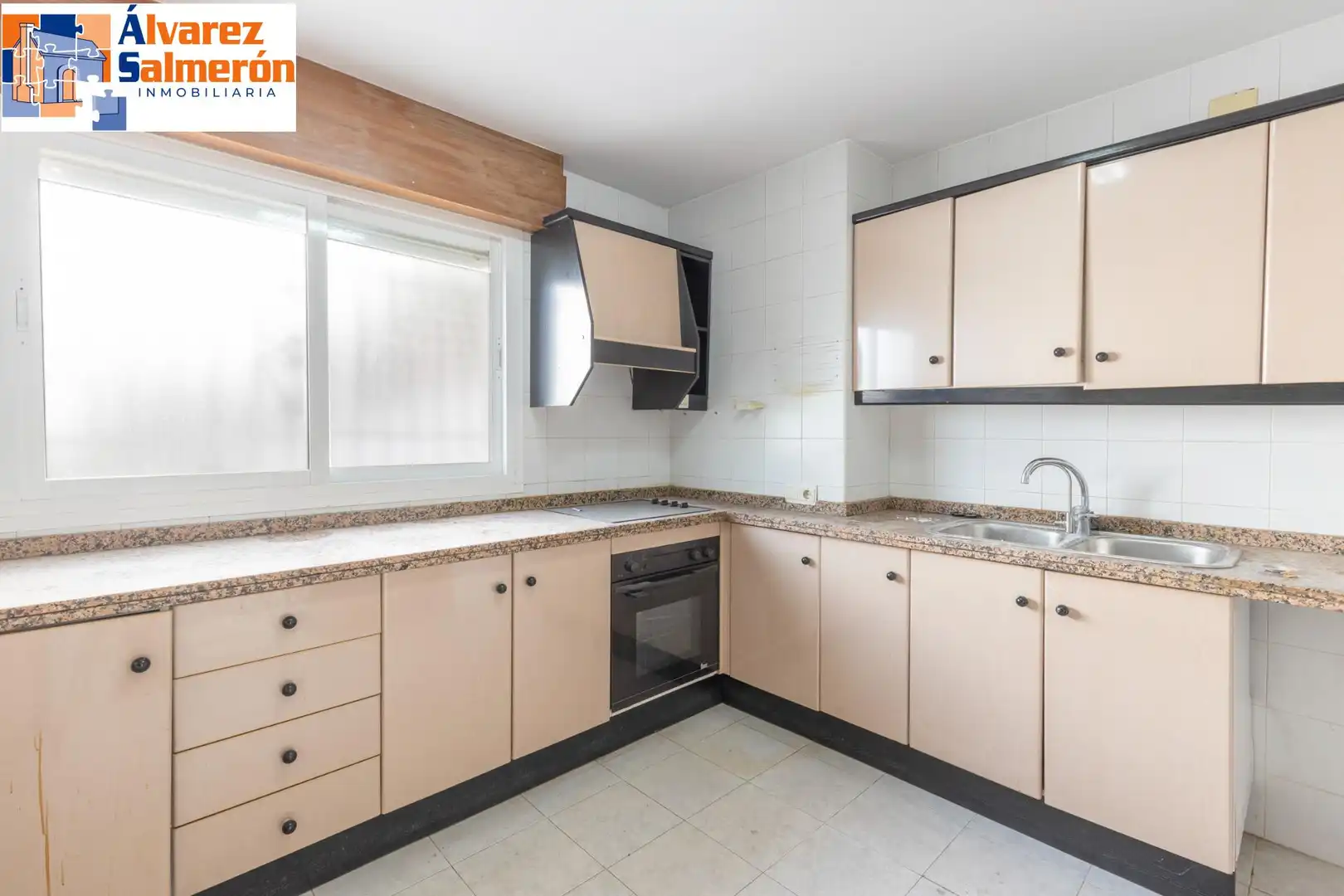 Kitchen of Detached homes for sale in Granada  with Heating, Terrace and Storage room
