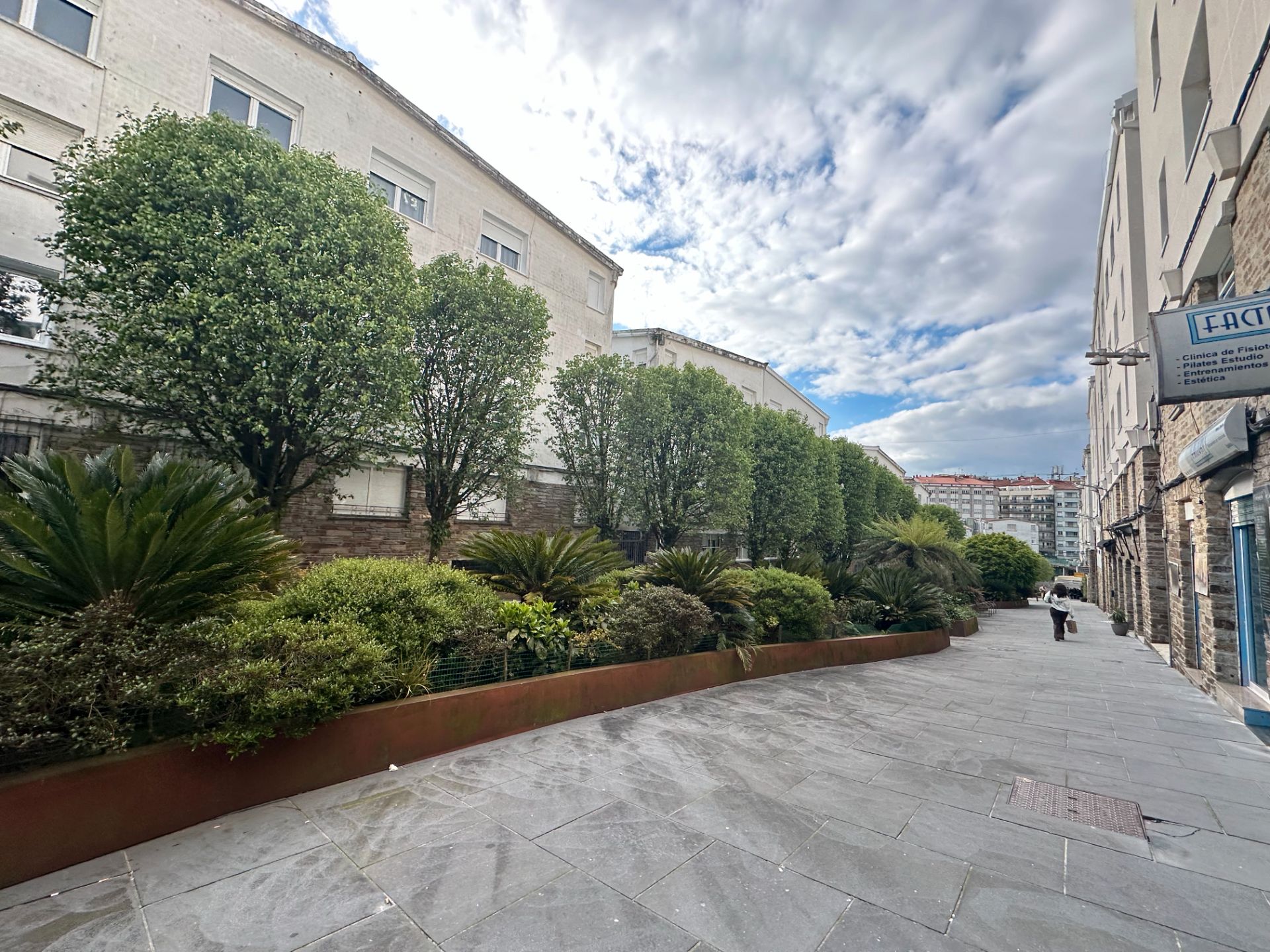 Vista exterior de Pis en venda en Santiago de Compostela  amb Calefacció i Rentadora