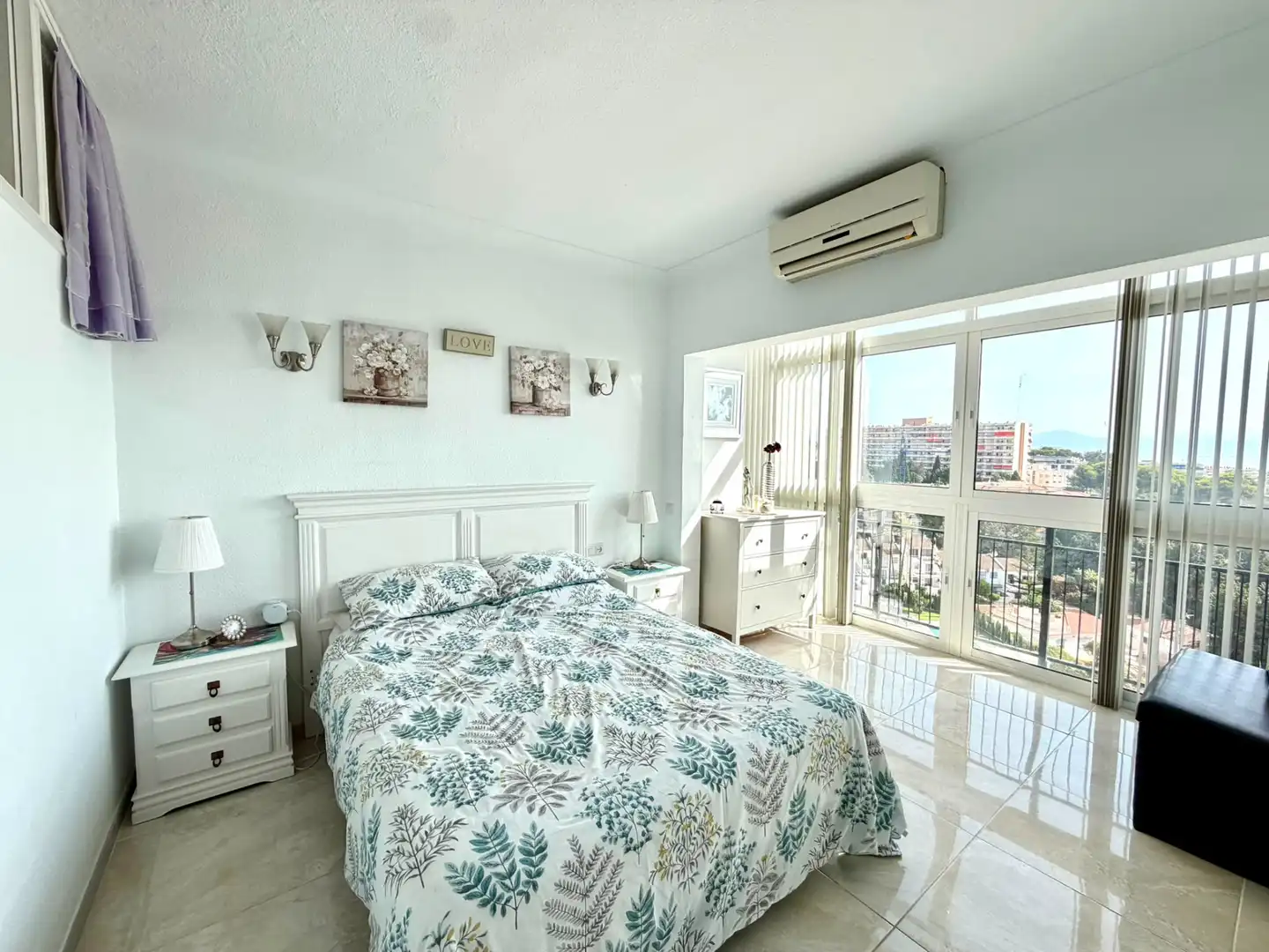 Schlafzimmer von Dachboden zum Verkauf in Benalmádena mit Möbliert und Gemeinschaftspool