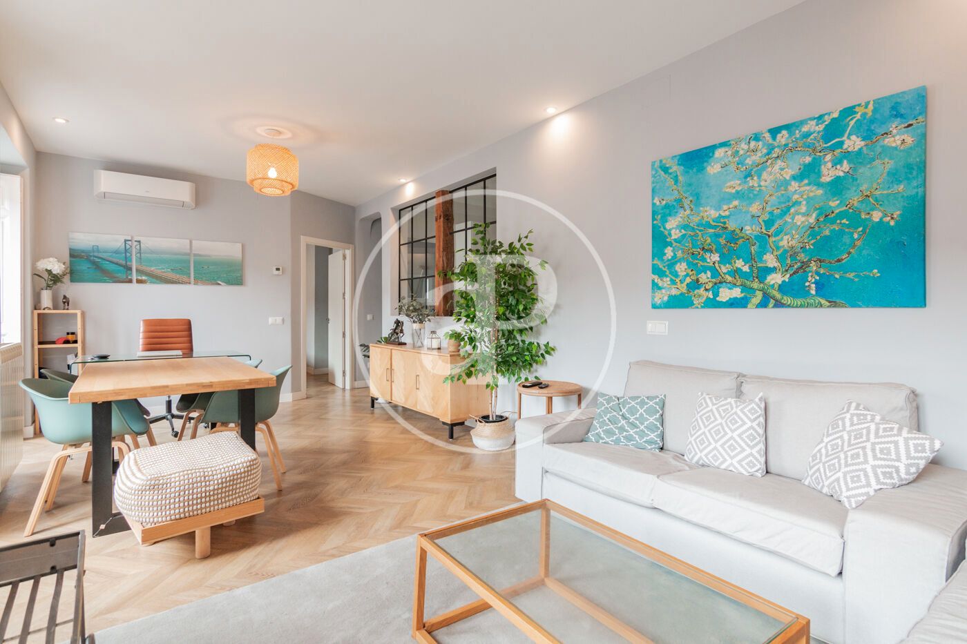 Living room of Flat to rent in  Madrid Capital  with Air Conditioner, Heating and Furnished