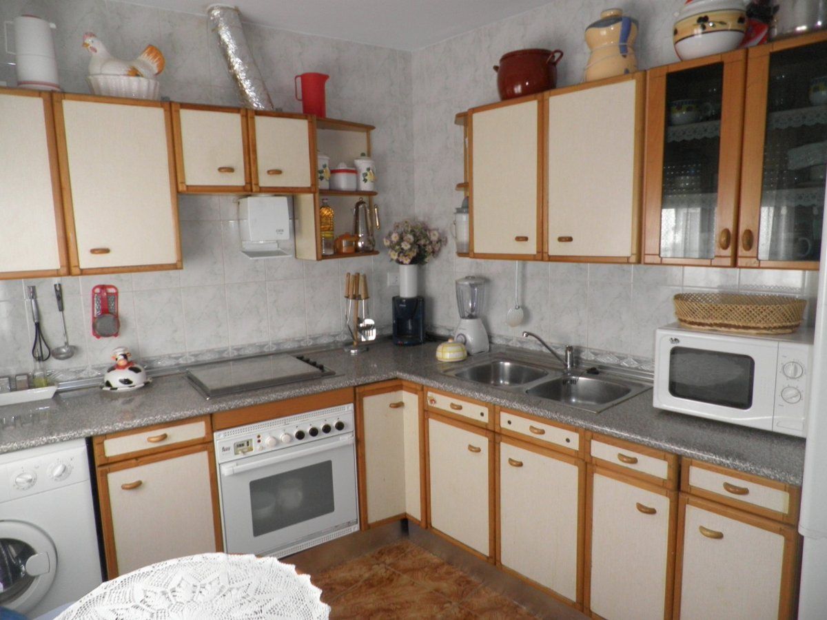 Cuina de Casa o xalet en venda en Hinojosas de Calatrava amb Calefacció i Terrassa