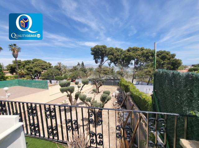 Casa-chalet en Venta en Vistahermosa