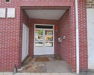 Vista exterior de Àtic en venda en Oviedo  amb Calefacció