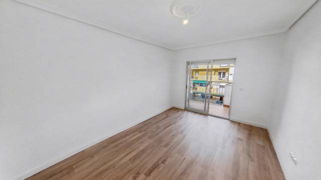 Apartamento en Alquiler en Reyes Católicos