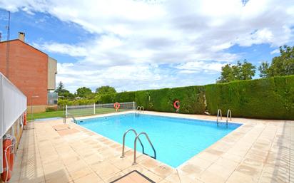 Swimming pool of Single-family semi-detached for sale in  Zaragoza Capital  with Air Conditioner and Terrace