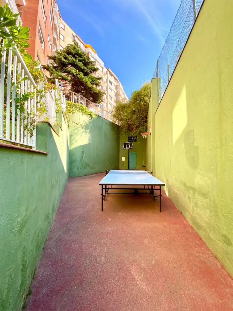 Außenansicht von Wohnung zum Verkauf in Barcelona mit Klimaanlage und Gemeinschaftspool