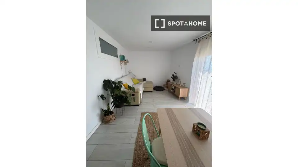 Living room of Flat for share in El Masnou  with Air Conditioner, Heating and Furnished