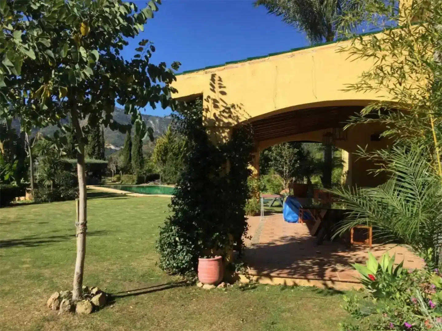 Jardí de Finca rústica en venda en Ojén amb Aire condicionat i Piscina