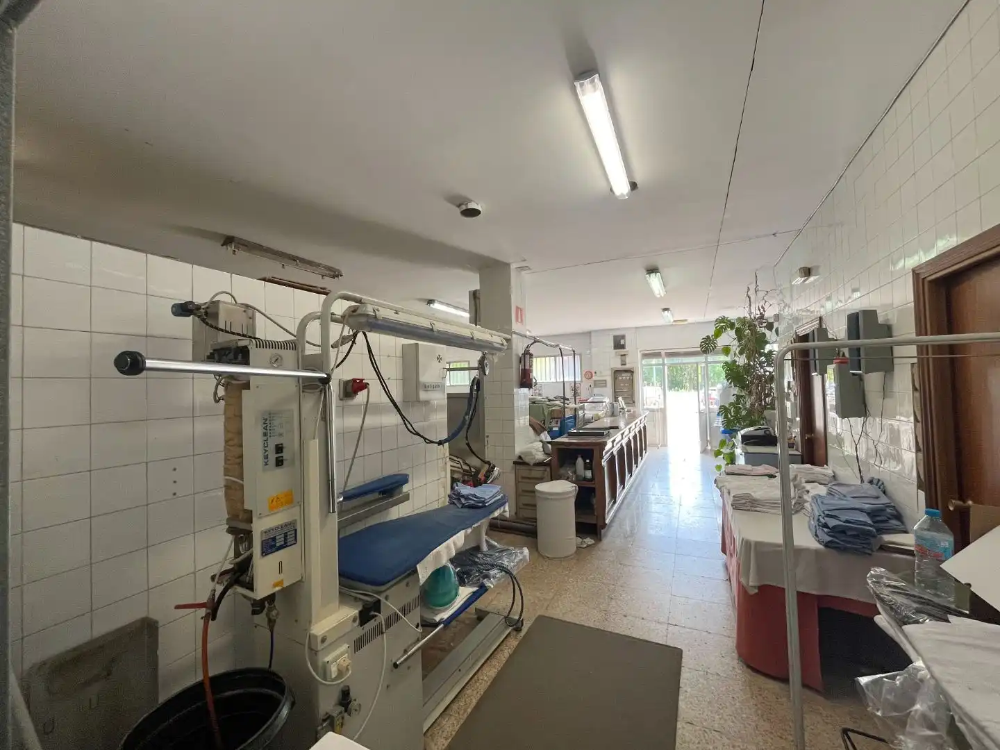 Local de alquiler en Alcalá de Henares con Amueblado y Alarma