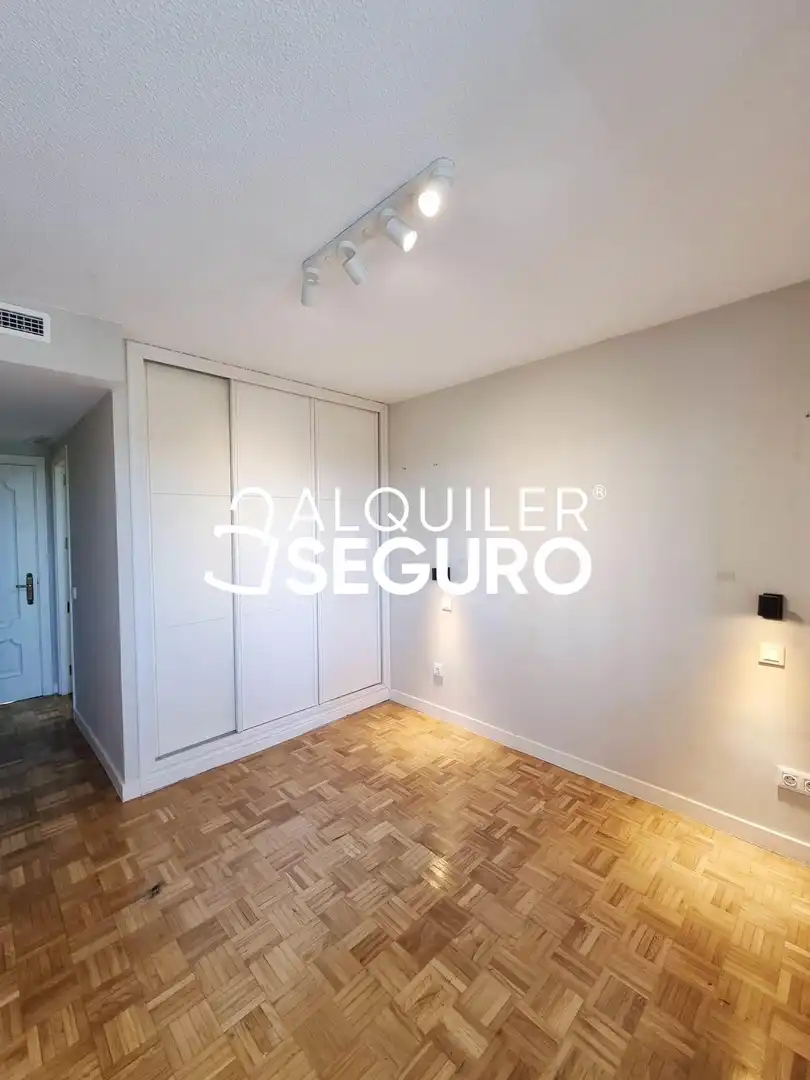 Bedroom of Flat for rent in Las Rozas de Madrid  with Air Conditioner, Heating and Terrace