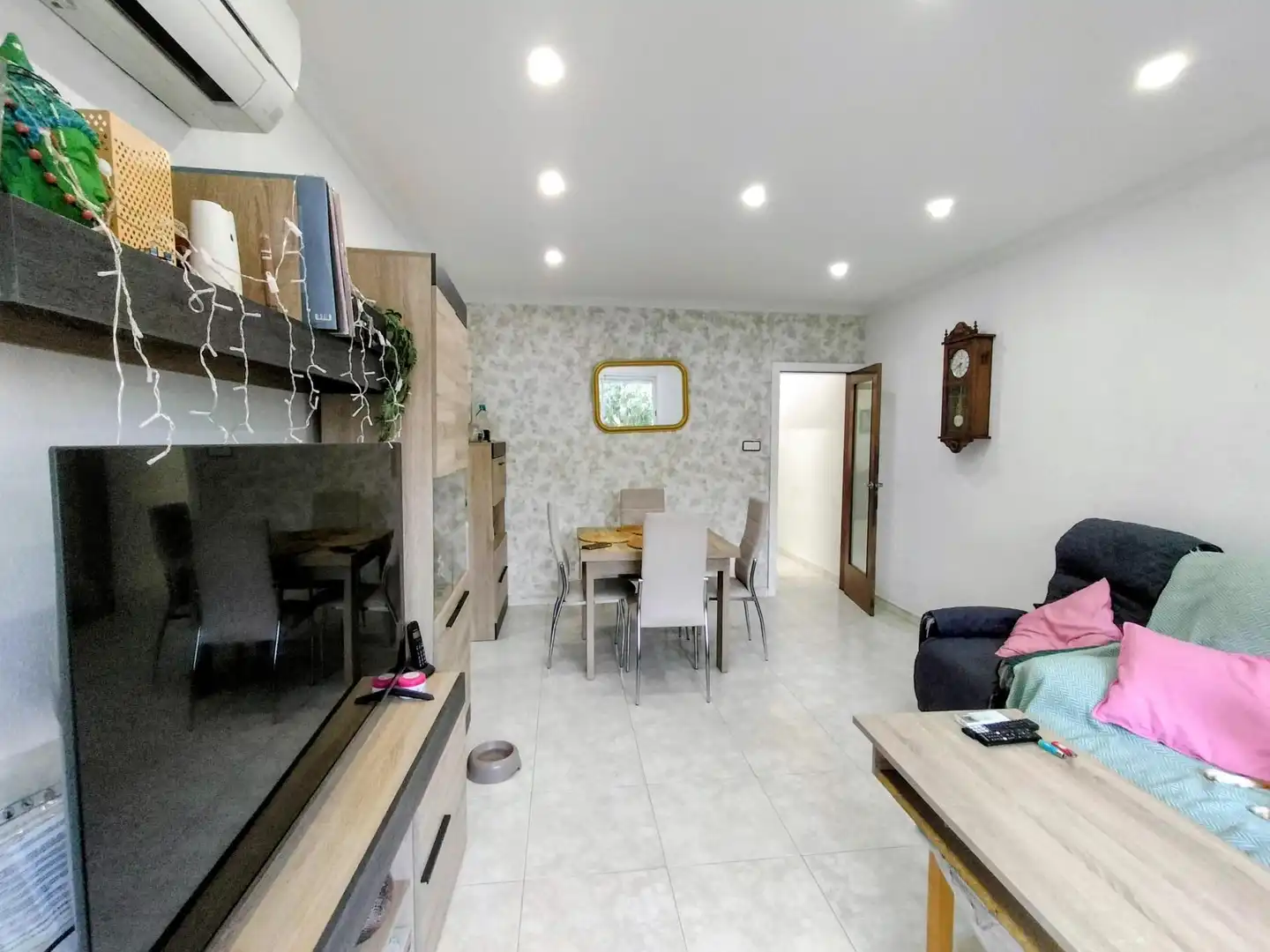 Menjador de Apartament en venda en Castelldefels amb Aire condicionat i Terrassa