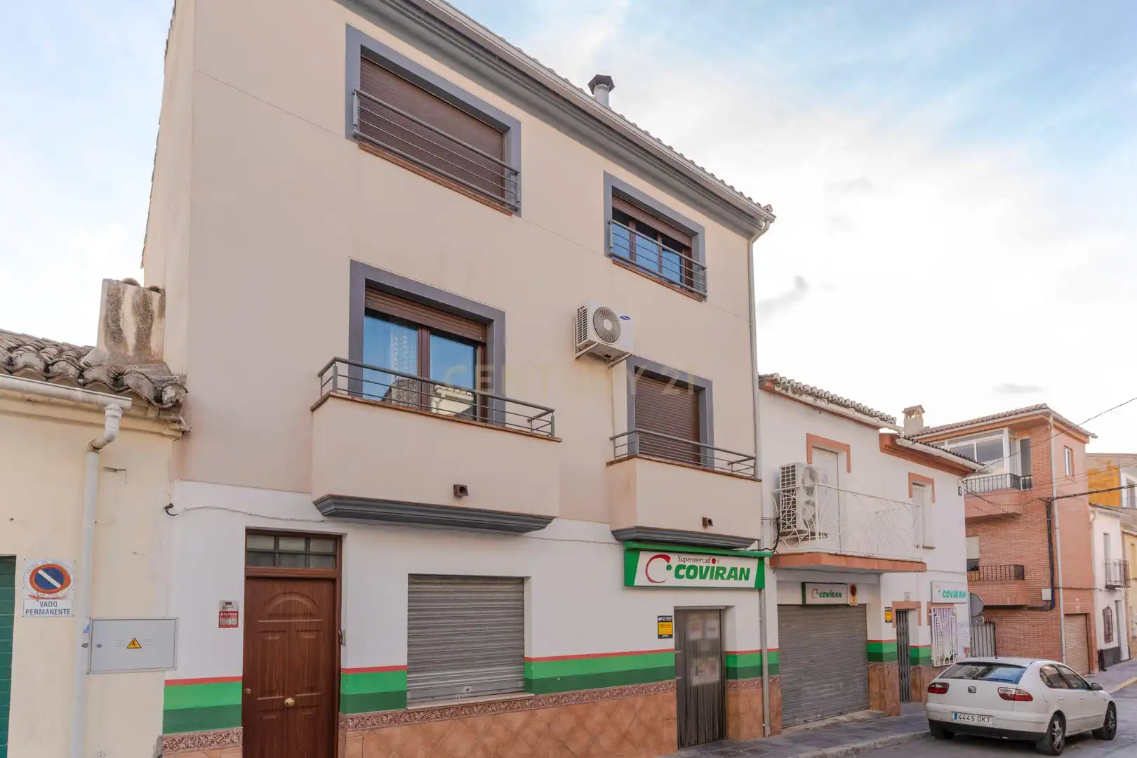 Vista exterior de Local en venda en Güevéjar