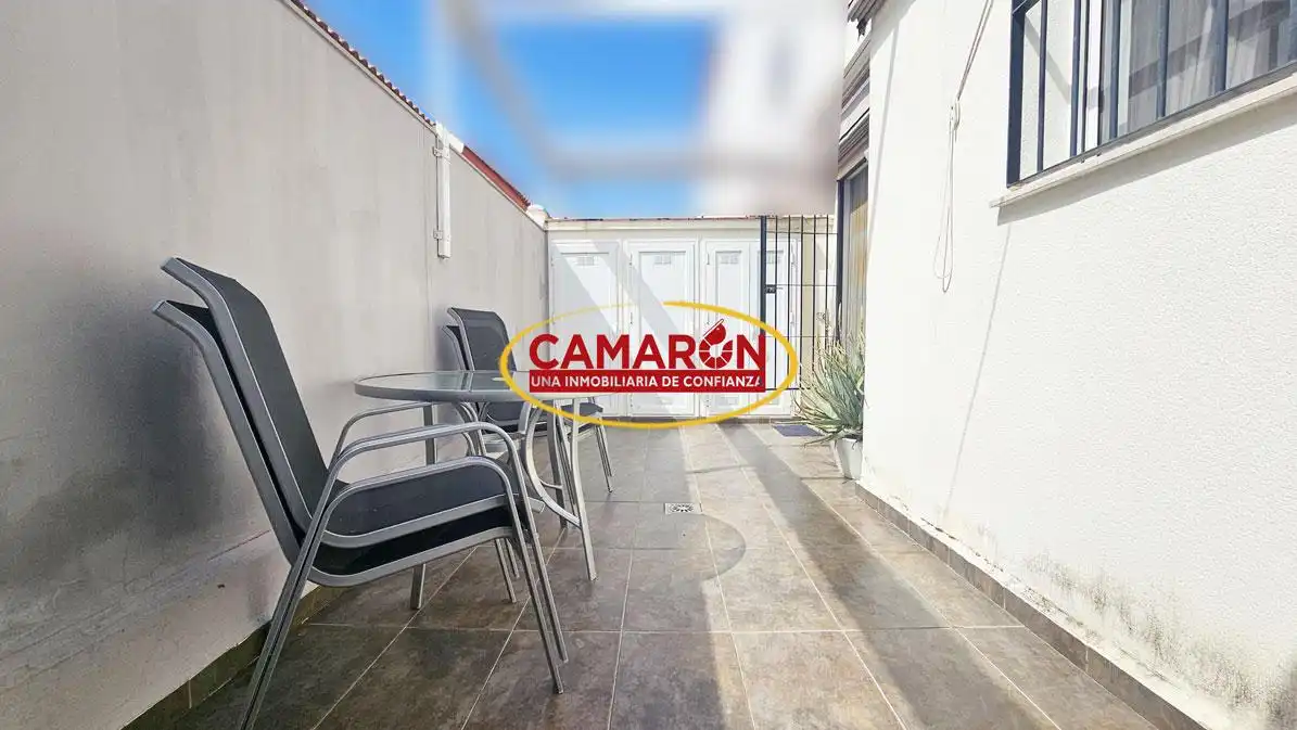 Terraza de Casa adosada en venta en La Puebla del Río con Trastero y Amueblado