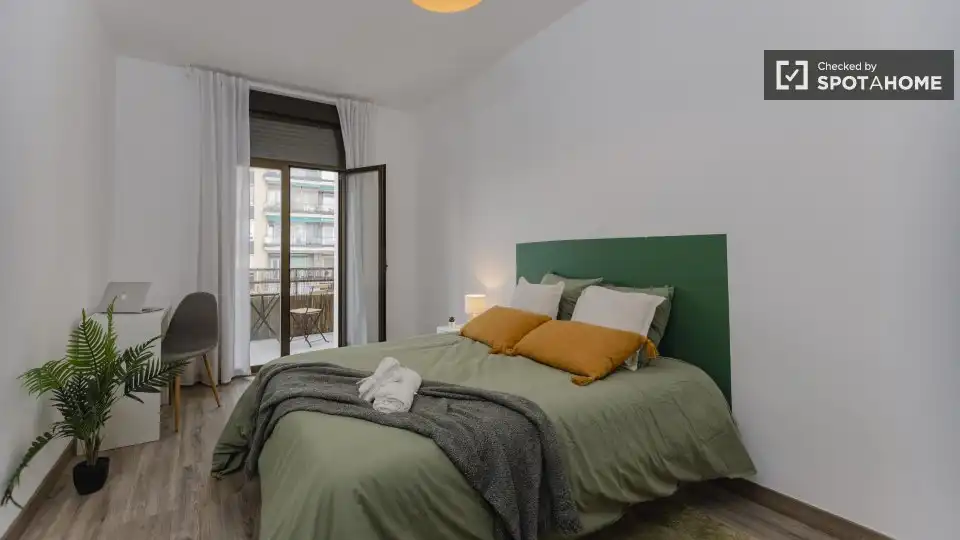 Habitación de Piso de alquiler en Valencia con Aire acondicionado, Calefacción y Amueblado