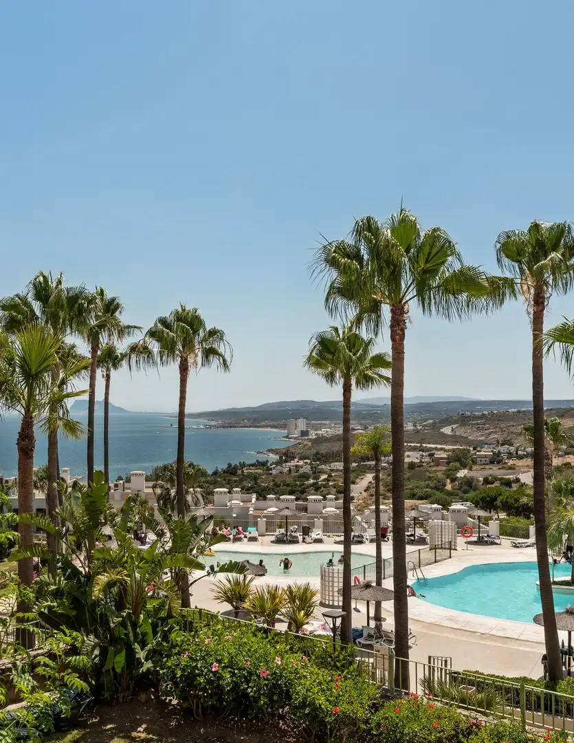 Vista exterior de Apartamento en venta en Manilva con Aire acondicionado, Terraza y Piscina comunitaria