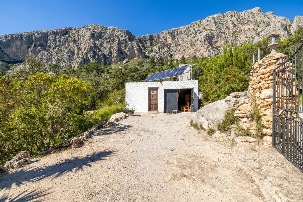 Außenansicht von Haus oder Chalet zum Verkauf in Puigpunyent mit Privatgarten, Terrasse und Schwimmbad