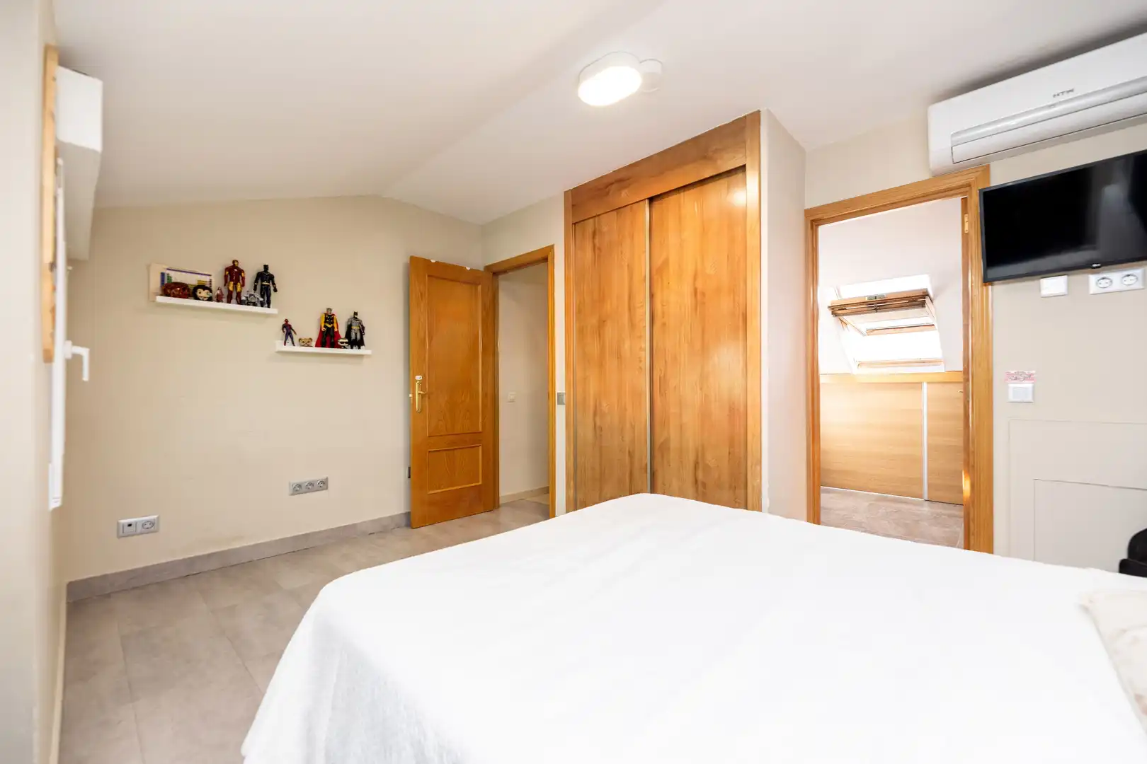 Habitación de Casa adosada en venta en Colmenarejo con Aire acondicionado, Calefacción y Terraza
