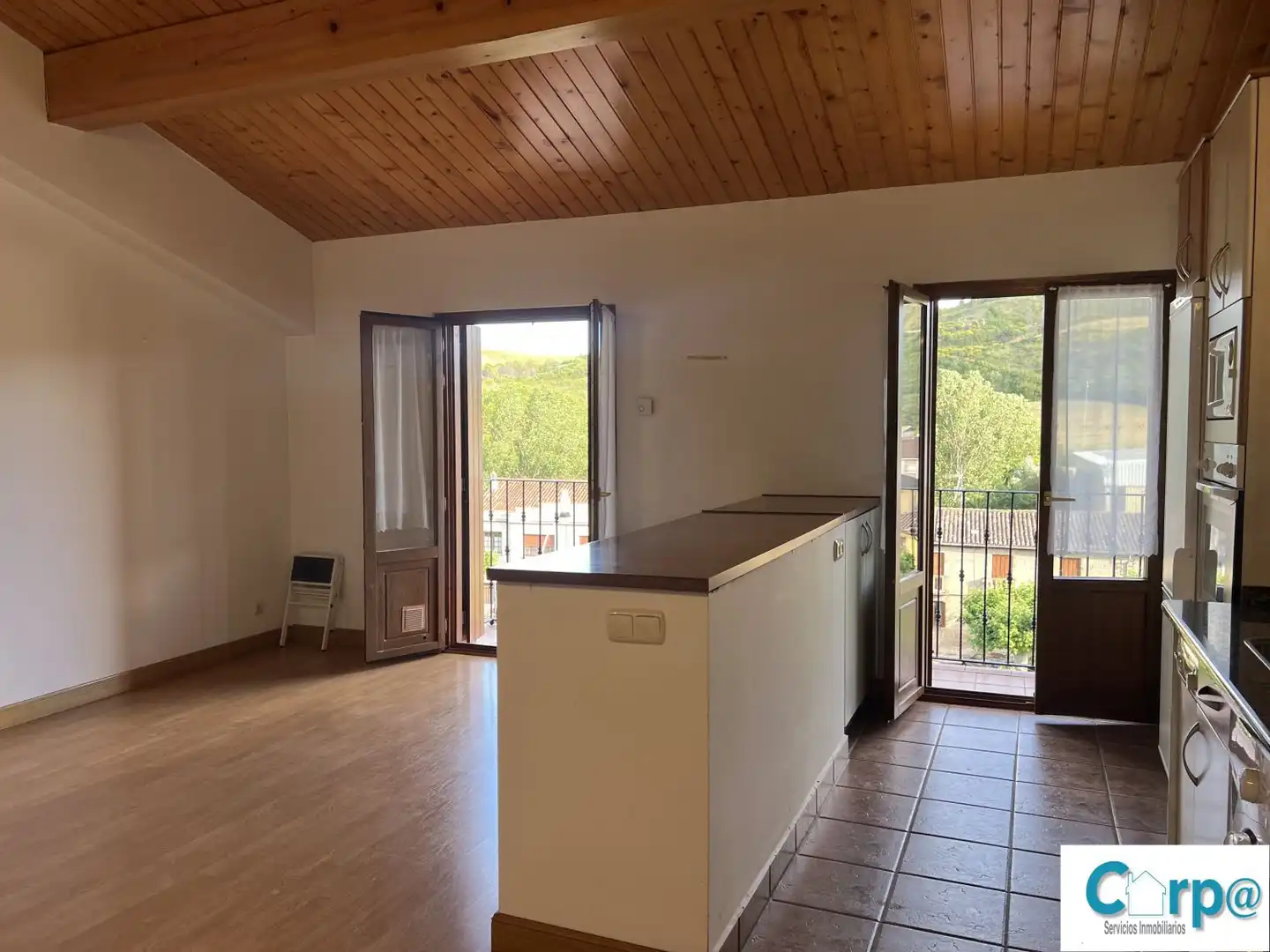 Balcony of Flat for rent in Puente la Reina / Gares  with Heating, Parquet flooring and Balcony