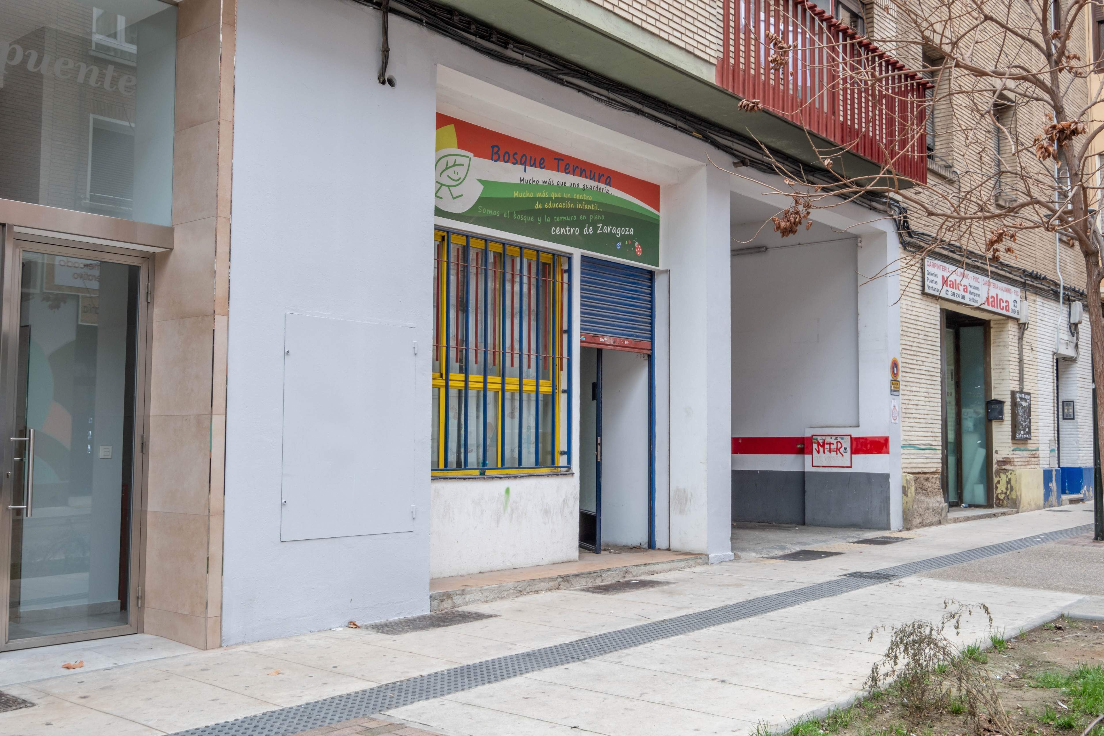 Vista exterior de Local en venda en  Zaragoza Capital