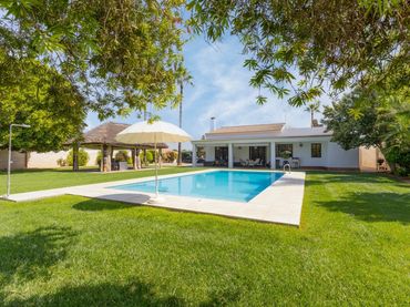 Chalet con piscina en venta en Avenida JUNTA DE COMPENSACION 14