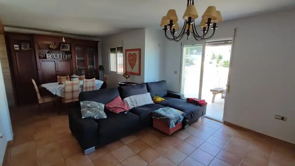 Sala de estar de Casa o chalet en venta en Oliva con Jardín privado, Terraza y Amueblado