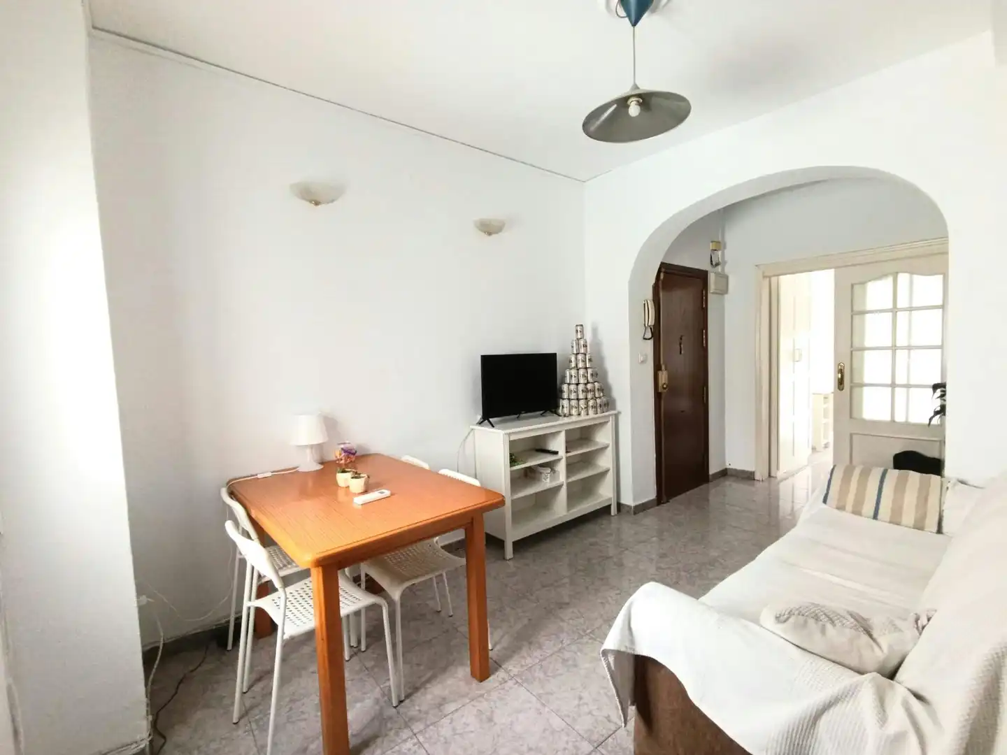 Living room of Flat for share in Sevilla  with Air Conditioner, Furnished and Washing machine