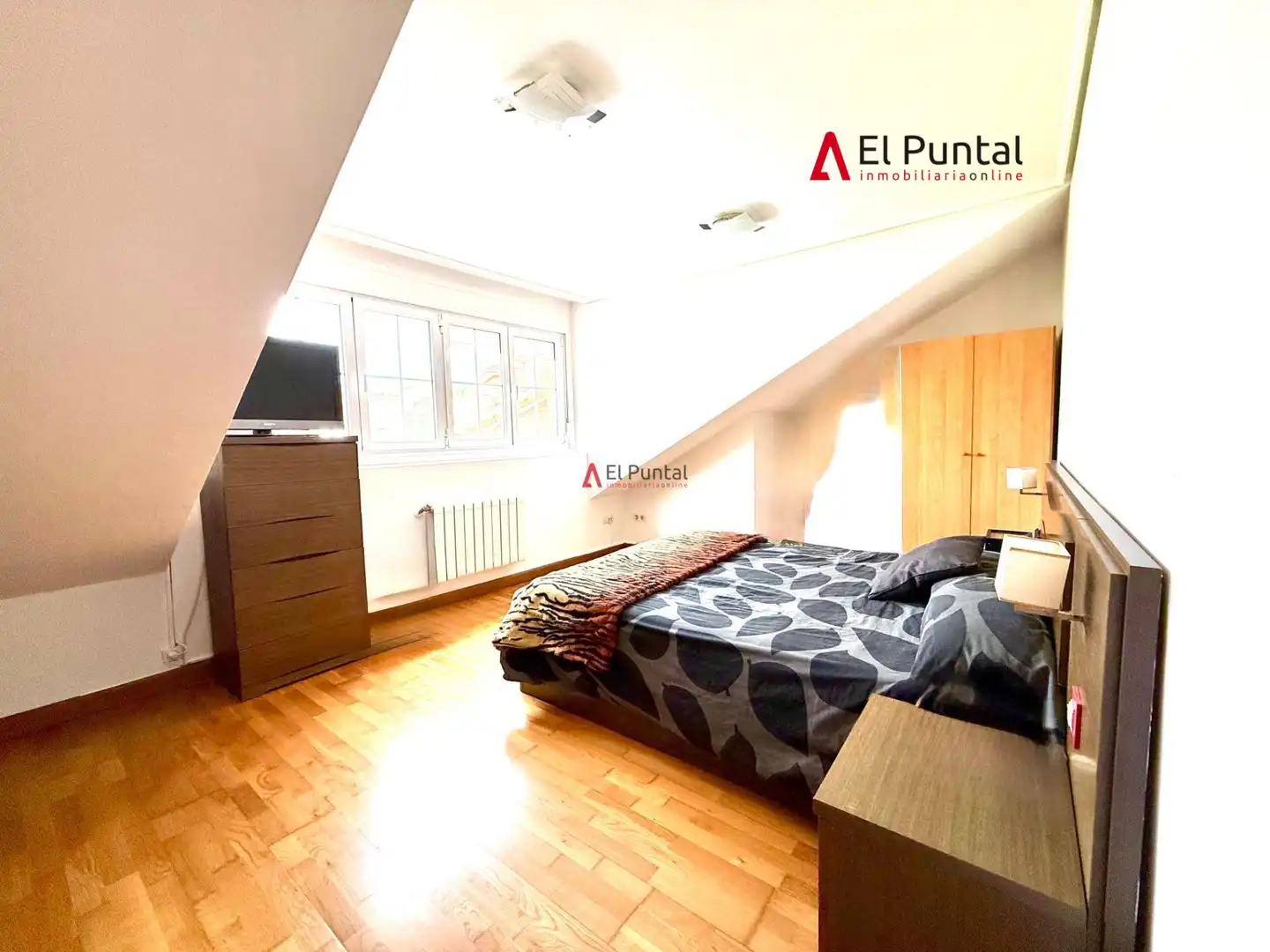Schlafzimmer von Maisonette zum Verkauf in Piélagos mit Heizung, Parkett und Abstellraum