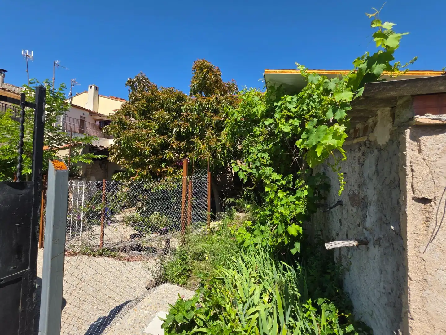 Casa adosada en venda en Darnius amb Calefacció, Terrassa i Traster