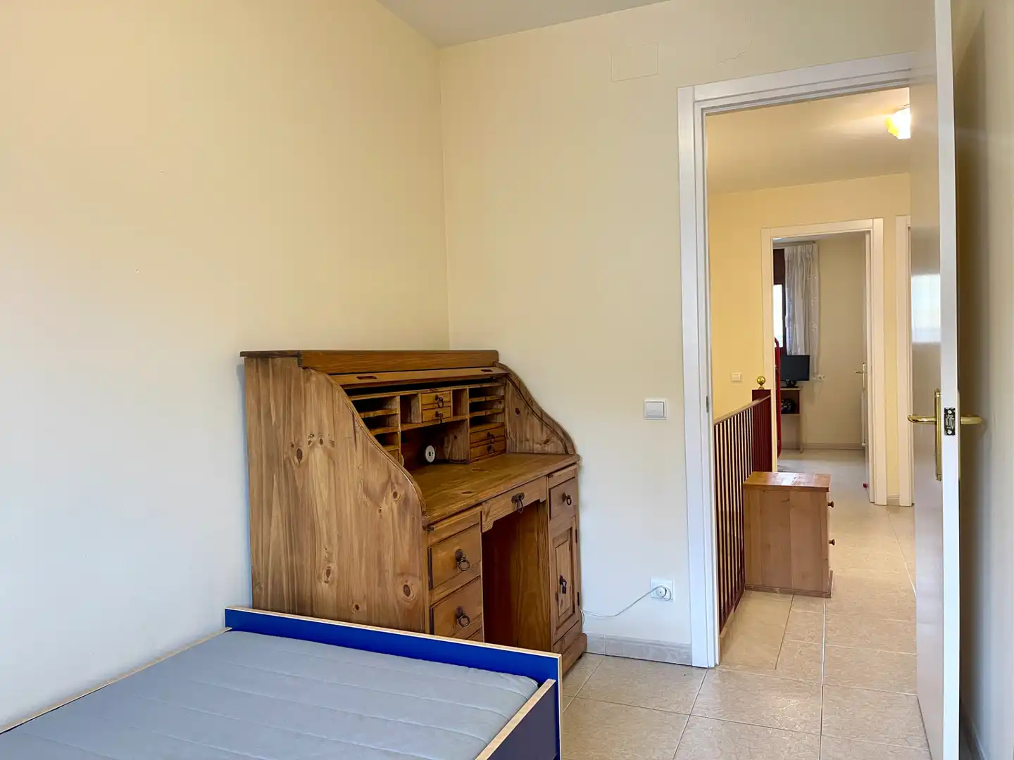 Habitación de Casa adosada en venta en Sant Joan de les Abadesses con Calefacción, Jardín privado y Trastero