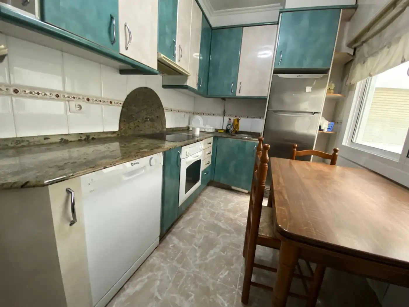 Kitchen of Flat for rent in Vigo   with Heating, Parquet flooring and Furnished