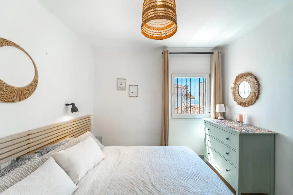 Schlafzimmer von Dachboden zum Verkauf in Nerja mit Klimaanlage, Heizung und Terrasse