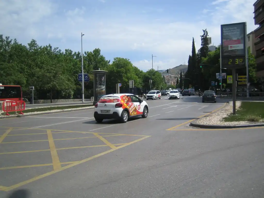 Vista exterior de Estudi de lloguer en Granada amb Aire condicionat, Calefacció i Moblat