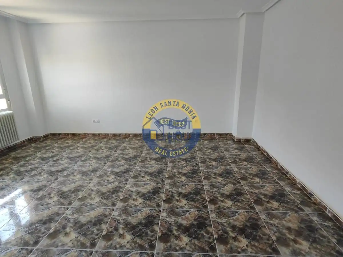 Flat with lift for sale in Trobajo del Camino, imagen 4