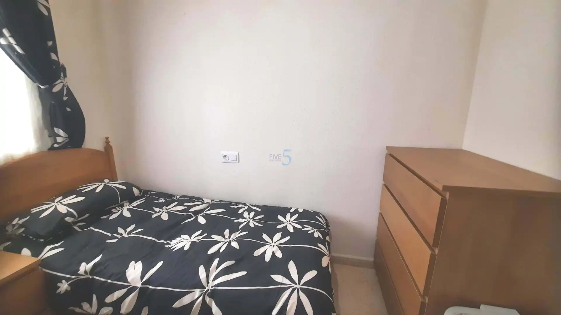 Habitación de Casa adosada en venta en Murcia con Aire acondicionado, Piscina y Amueblado
