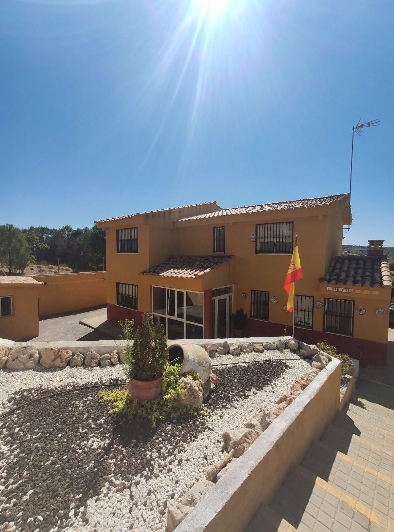Vista exterior de Casa o xalet en venda en Chinchón amb Aire condicionat, Calefacció i Jardí privat