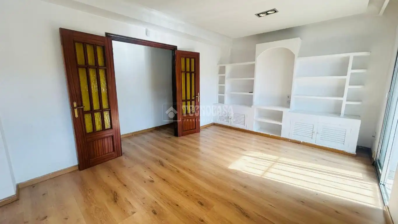 Sala d'estar de Pis en venda en Madrid amb Calefacció i Terrassa