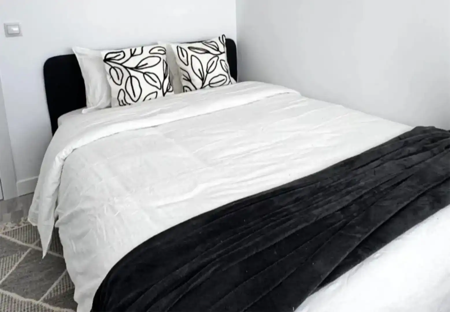 Schlafzimmer von Wohnung zur untervermieten in Telde mit Waschmaschine, Mikrowelle und Fernseher